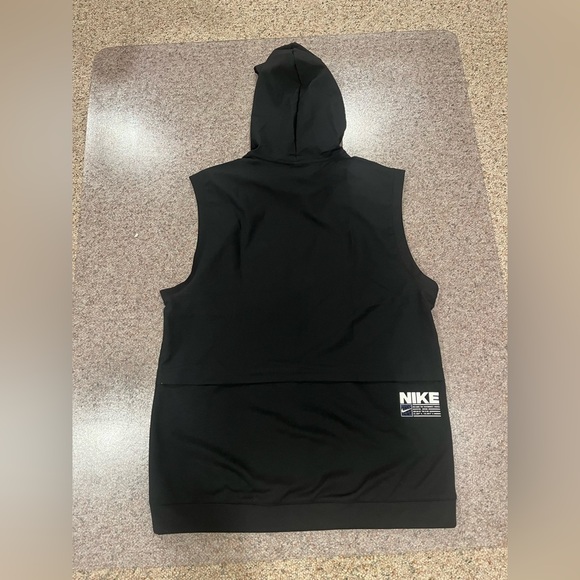 Nike Dri-Fit Sleeveless Graphic Training Hoodie - size large NWT - Picture 2 of 7